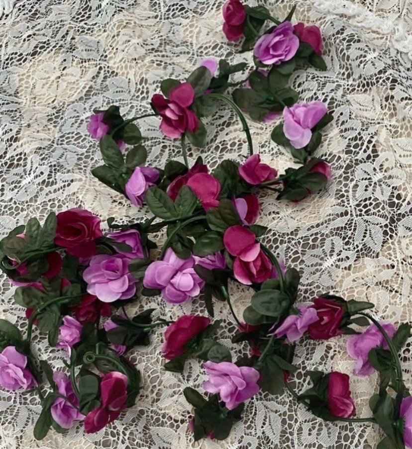 Small artificial flower garland