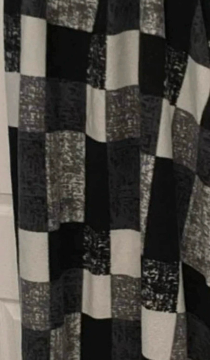 Black/white check lightweight fleece blanket