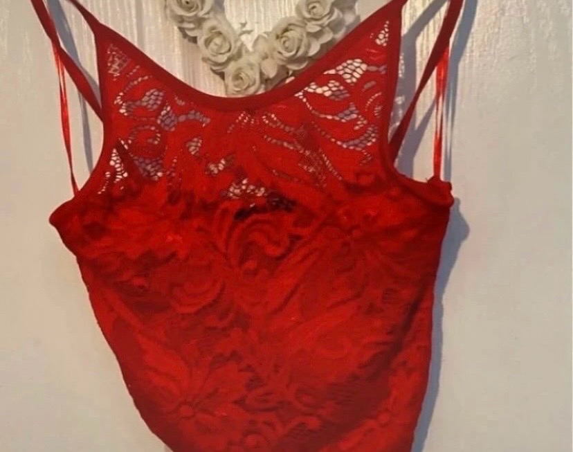 Quiz red crop top 8 nwt