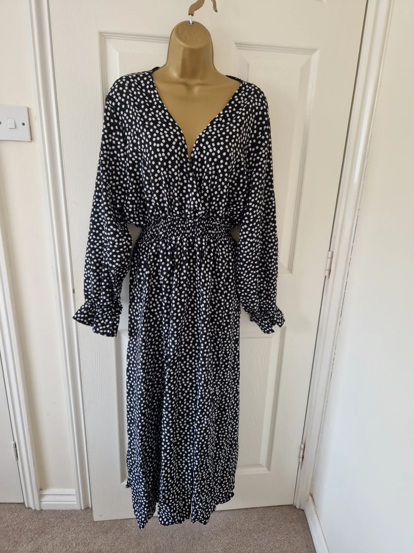 Dress size 4XL stunning