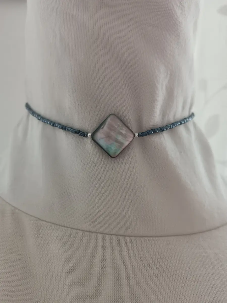 Black lip pearl choker