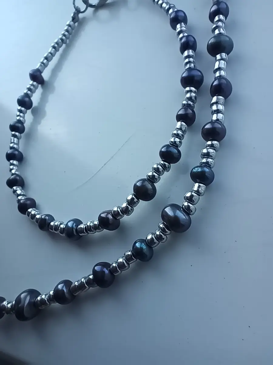Navy pearls set
