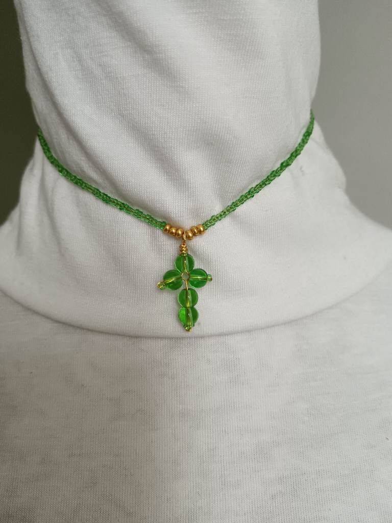 Cross pendant green choker