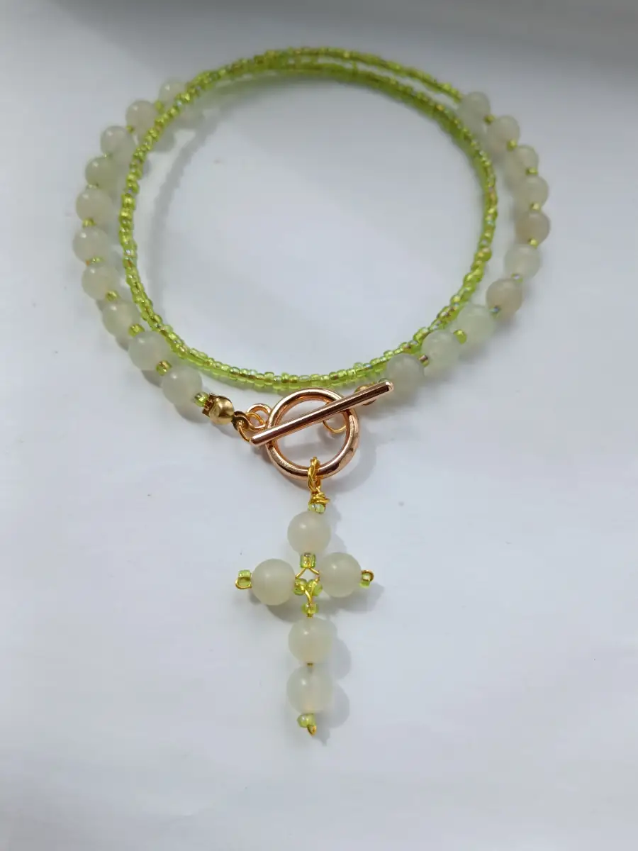 Cross pendant serpentine necklace