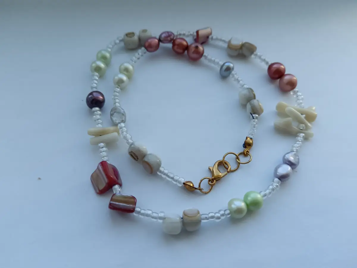 Pearls and shells necklace