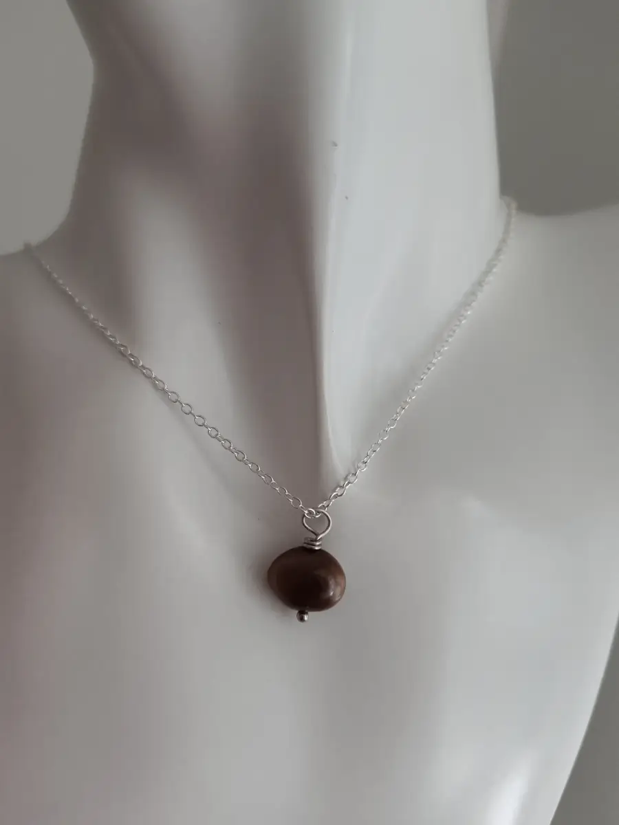 Pearl pendand necklace