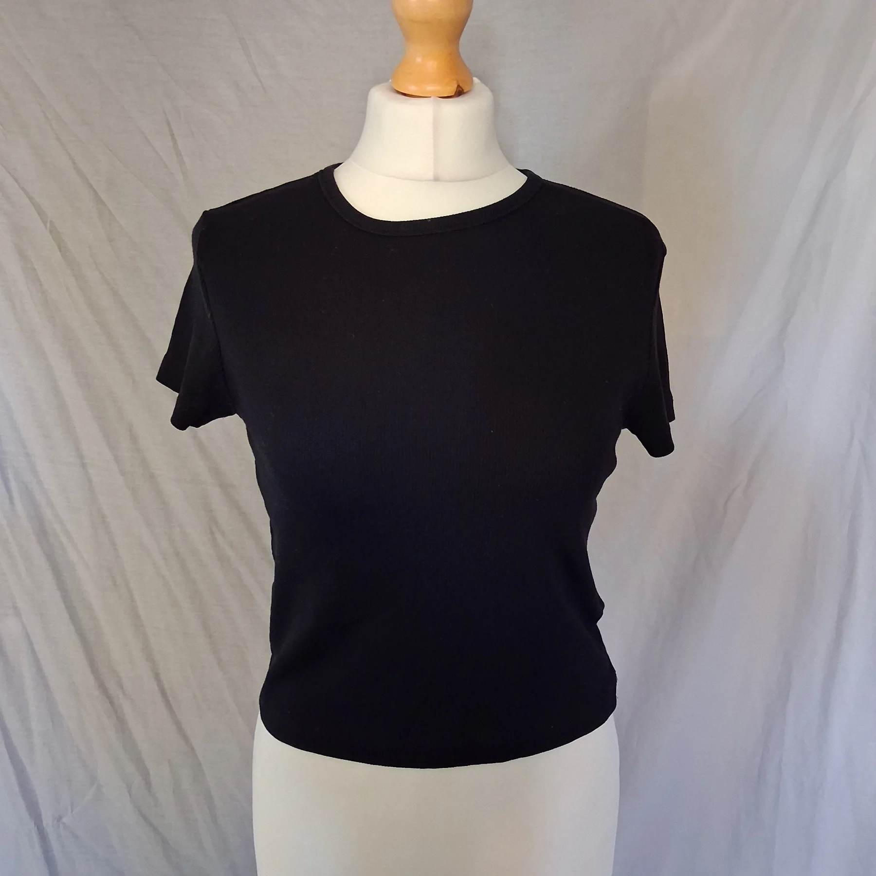 H&M Divided Black Ribbed Short Sleeve Crop Top - Size L (UK 12-14)