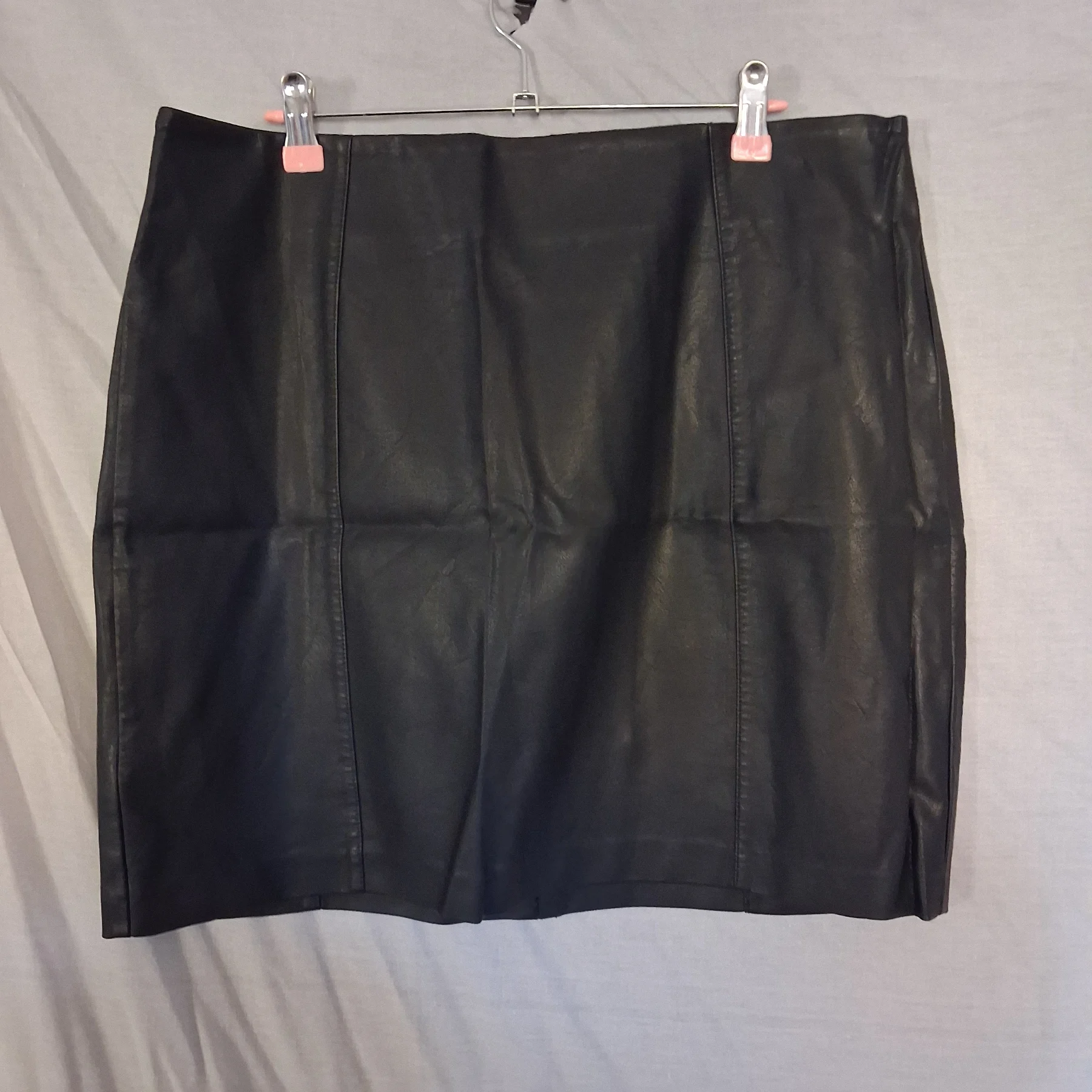 NEW LOOK Black Faux Leather Mini Skirt Size 16 Zip Back