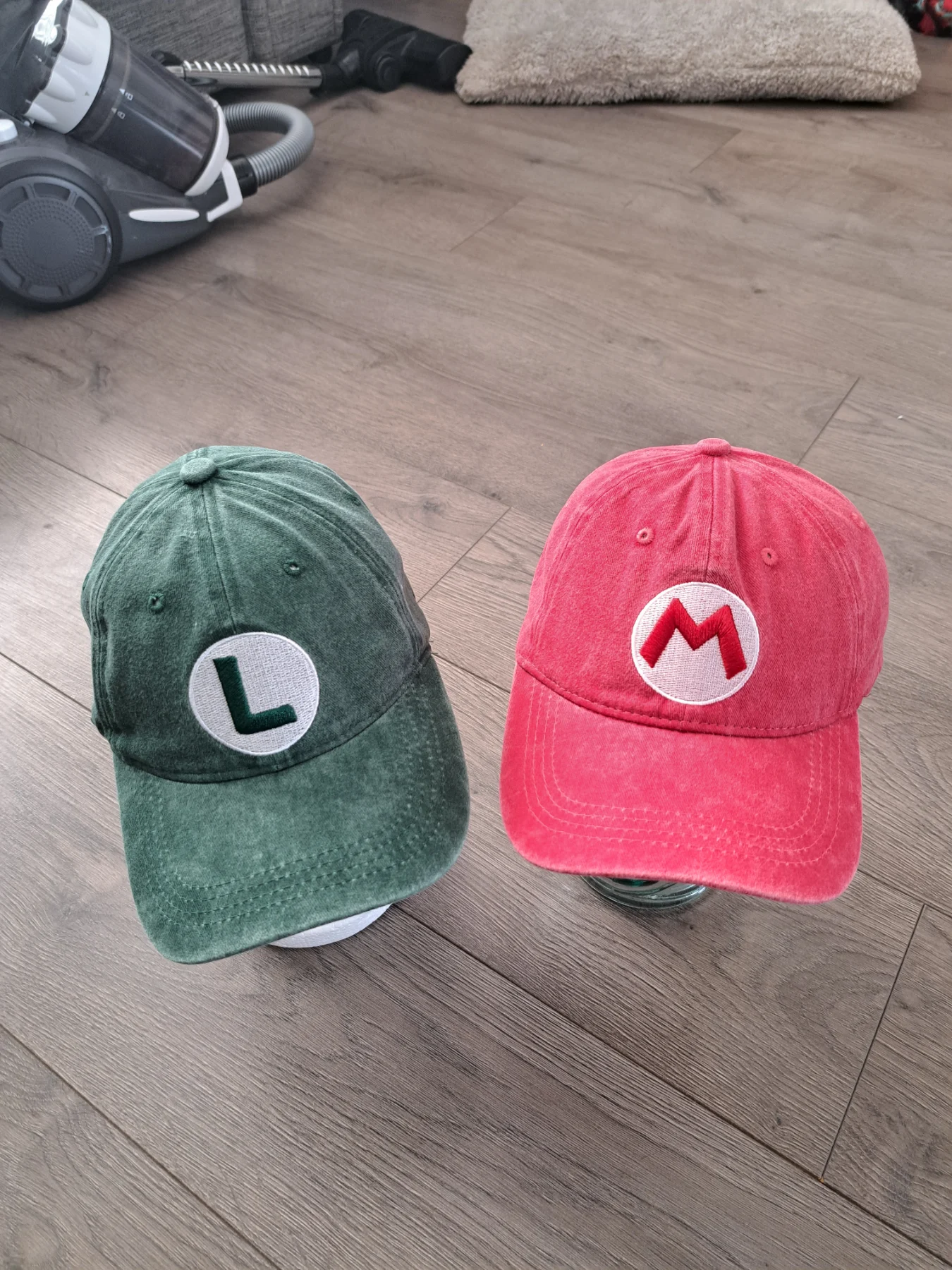 2x Super Mario Adjustable kids/adults baseball caps