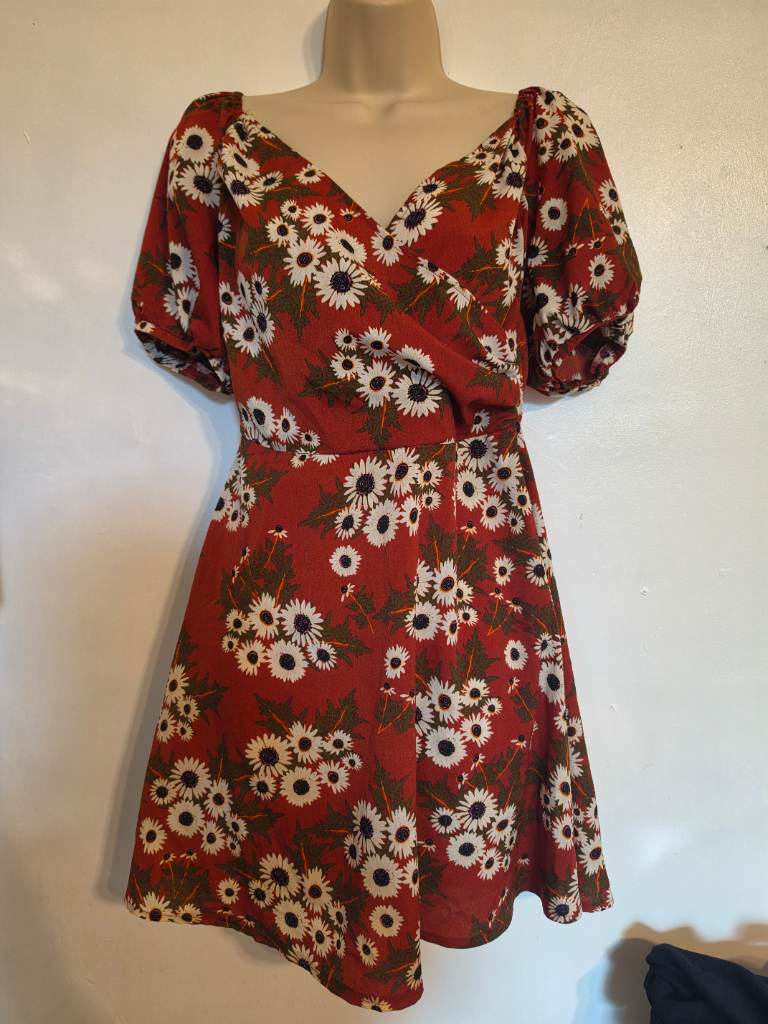 Missguided daisy summer dress size 8