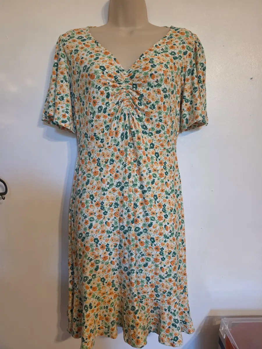 Pretty Floral ladies summer dress size 10