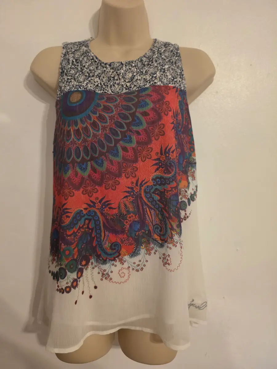 Boho-inspired sleevless top with peacock feather design size small