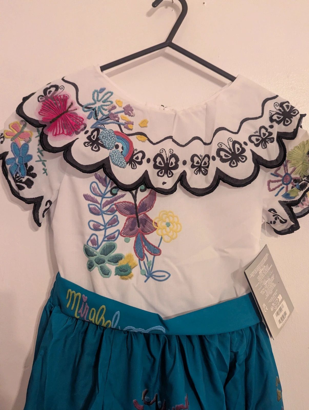 The disney store encanto mirabel dressing up dress aged 7-8 years new