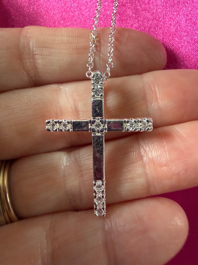 925 Sterling silver cross pendant with a 925 sterling silver chain
