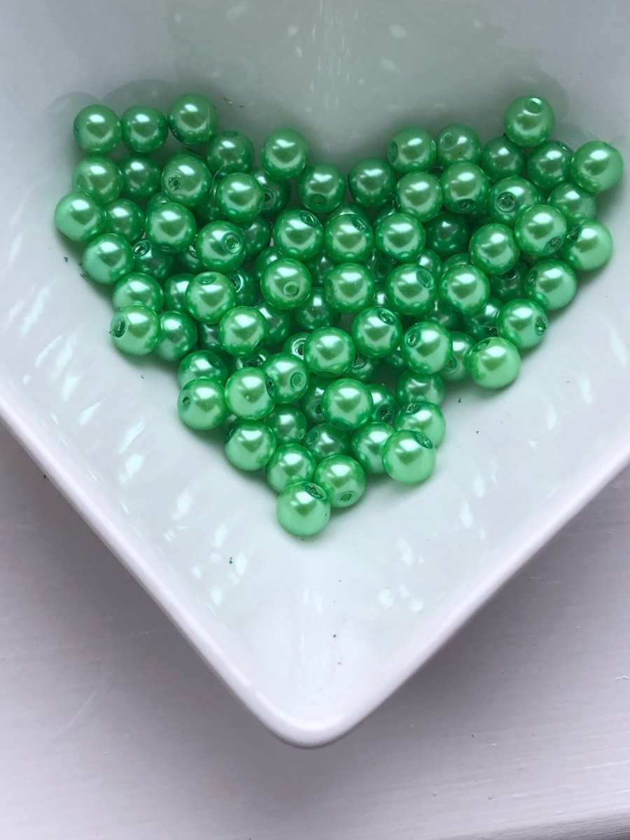 Light green glass beads 8mm