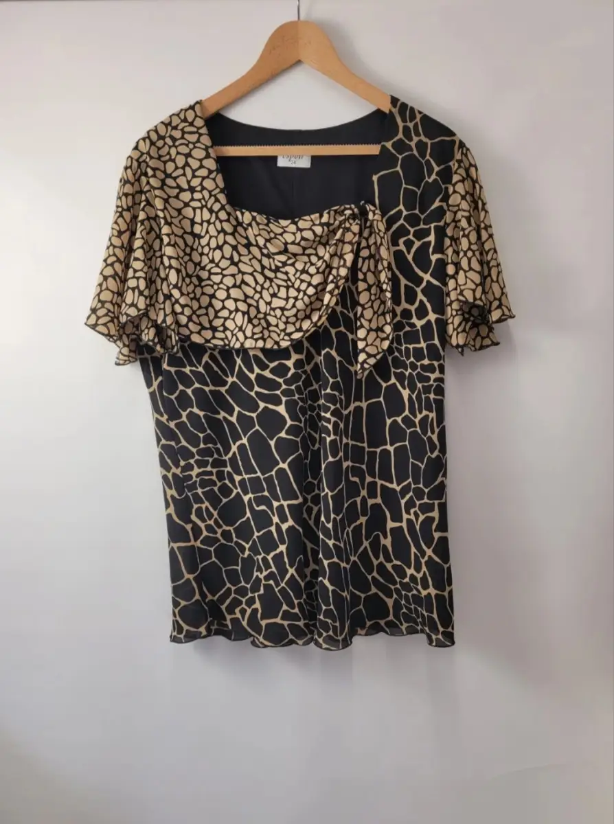Espoir Sheer Animal Print Top, Ladies 24, Black & tan, Lined,Flutter sleeves,Vgc
