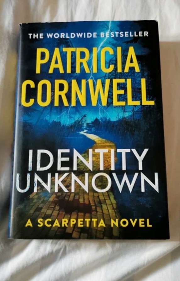 Adults Thriller Book - Good Condition - Identity Unknown By Patricia Cornwell