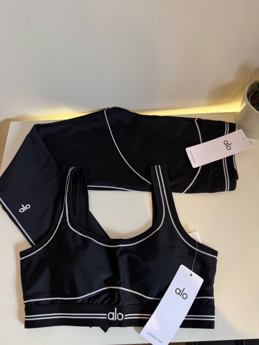 Alo yoga set size medium