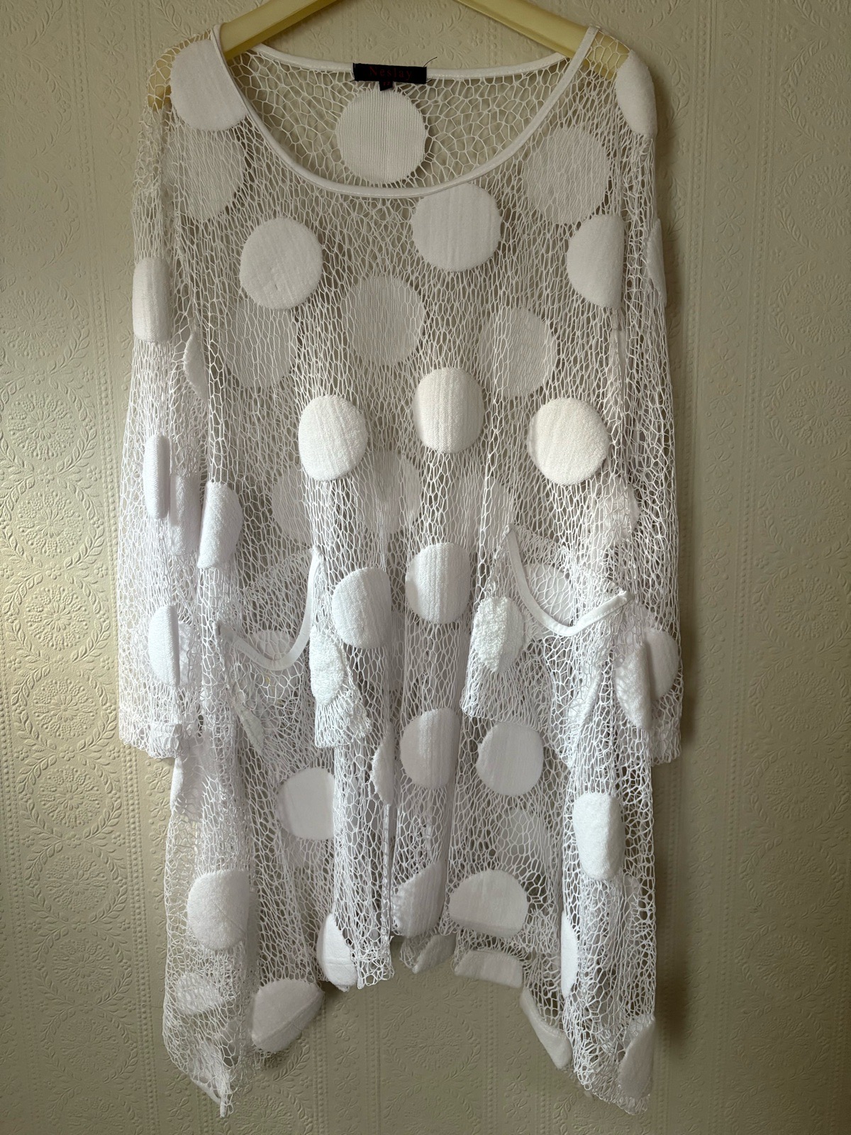 Neslay size T2 white large lagenlook long sleeve mesh tunic top