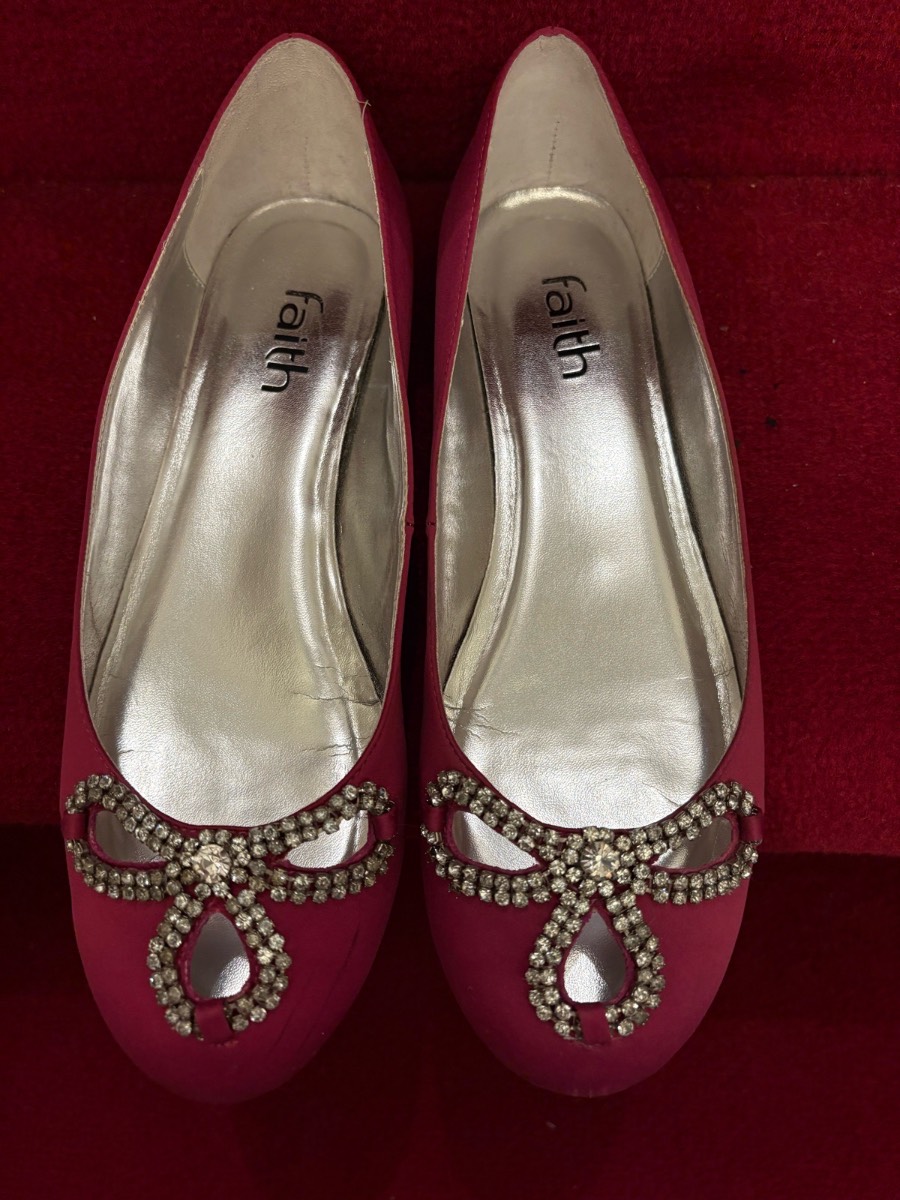 Faith size 6 pink flat ballerina round toe pumps with diamanté rhinestones