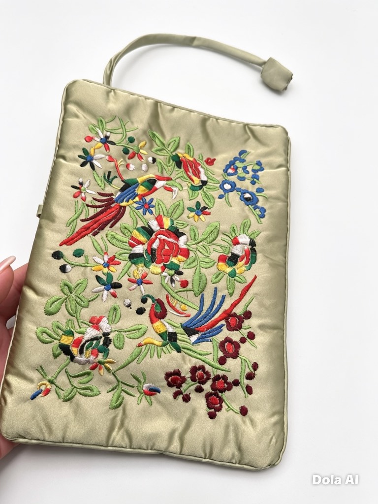 Oriental Silk Embroidered Pouch / Jewellery Roll – Unwanted Gift