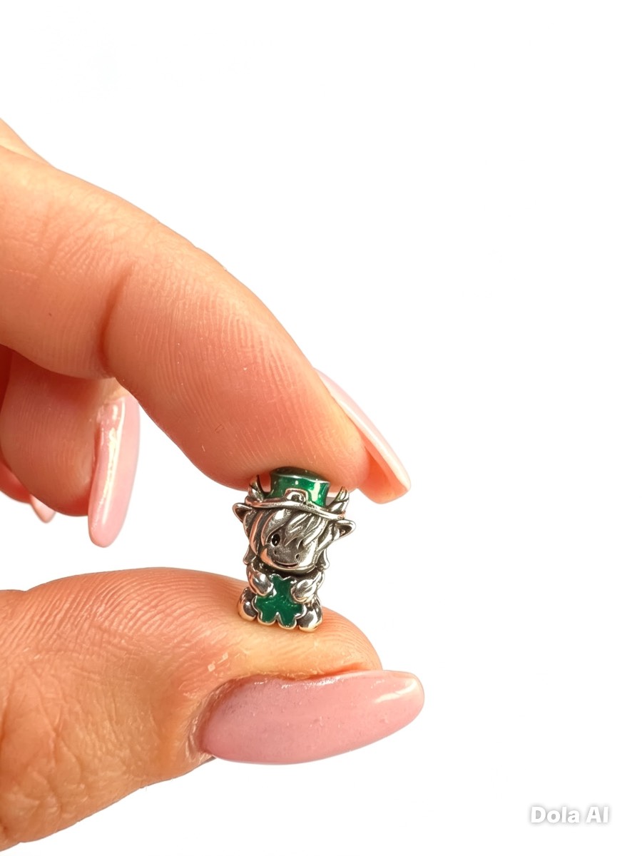 S925 Sterling Silver Highland Cow Leprechaun Charm – New & Unused