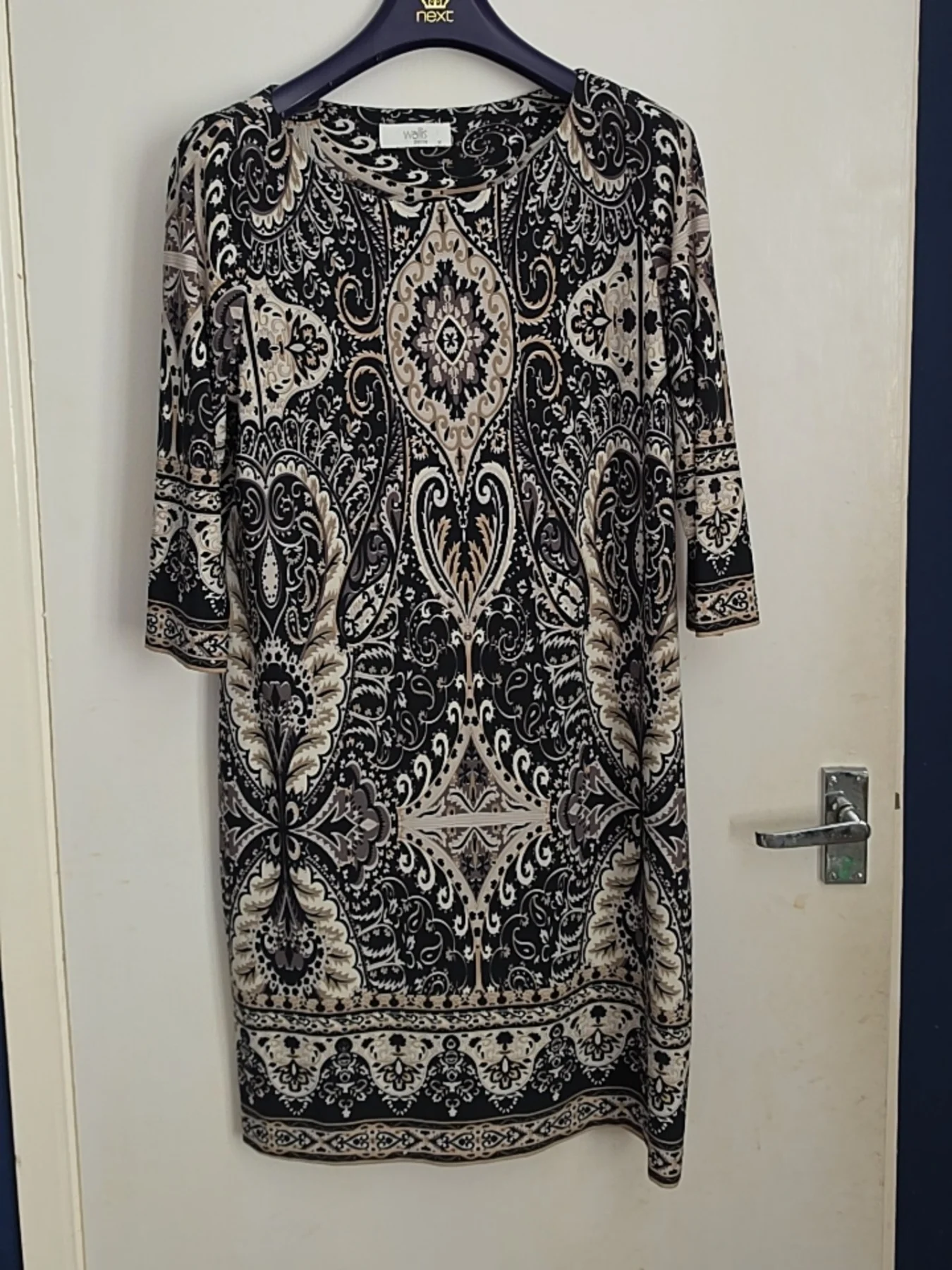 Wallis Petite Black & Gold Paisley Shift Dress — Size M (Petite)