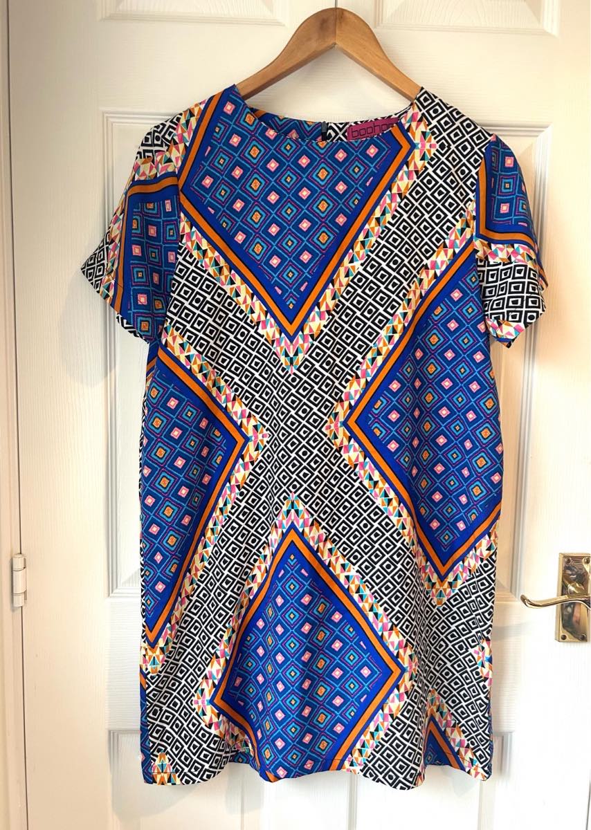 NWOT Boohoo Geometric Retro Print Shift Dress | Size 10