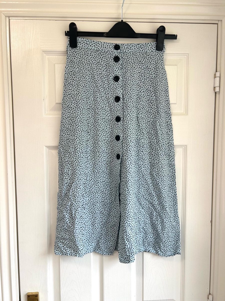 H&M Divided Floral Button-Down Midi Skirt - UK Size 6