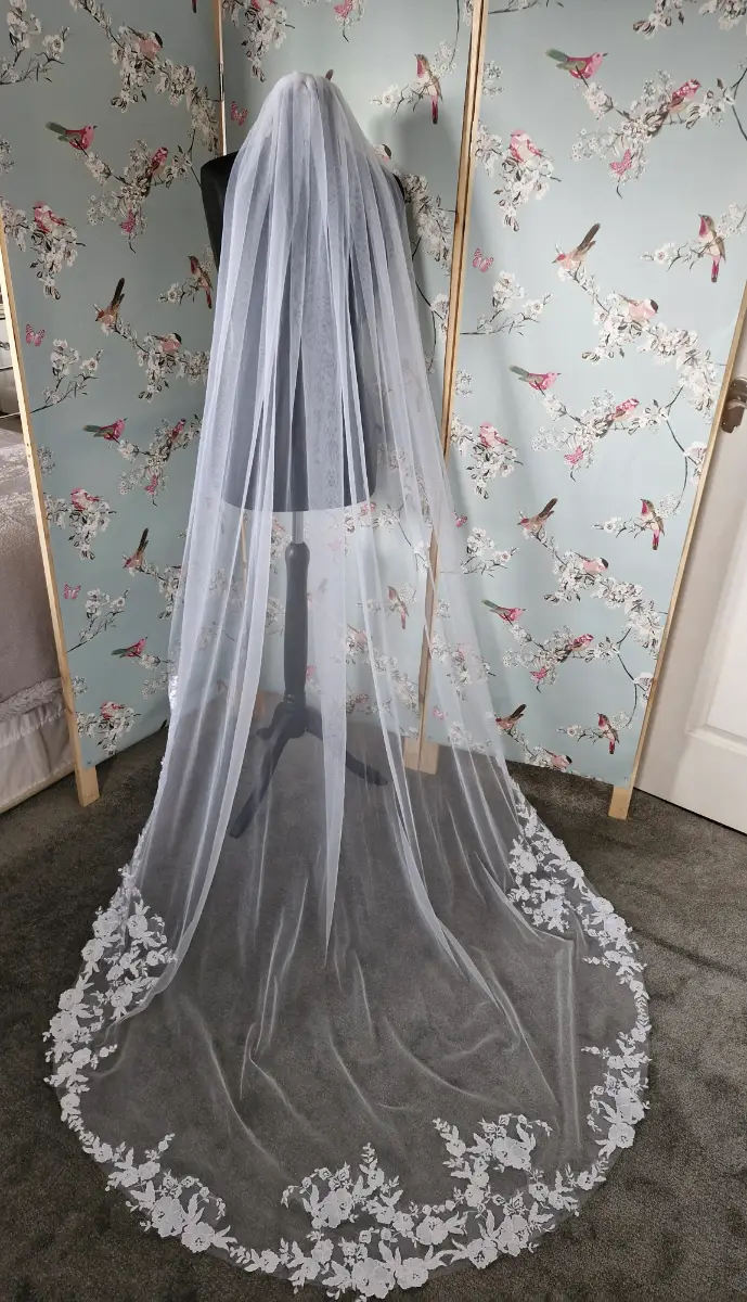 White Floral Embroidery Chapel Length Wedding Veil