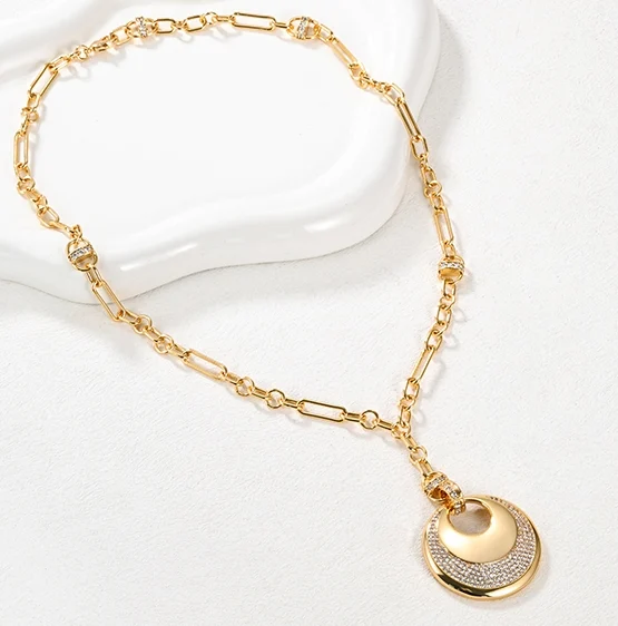 Tamannah's Y shape necklace
