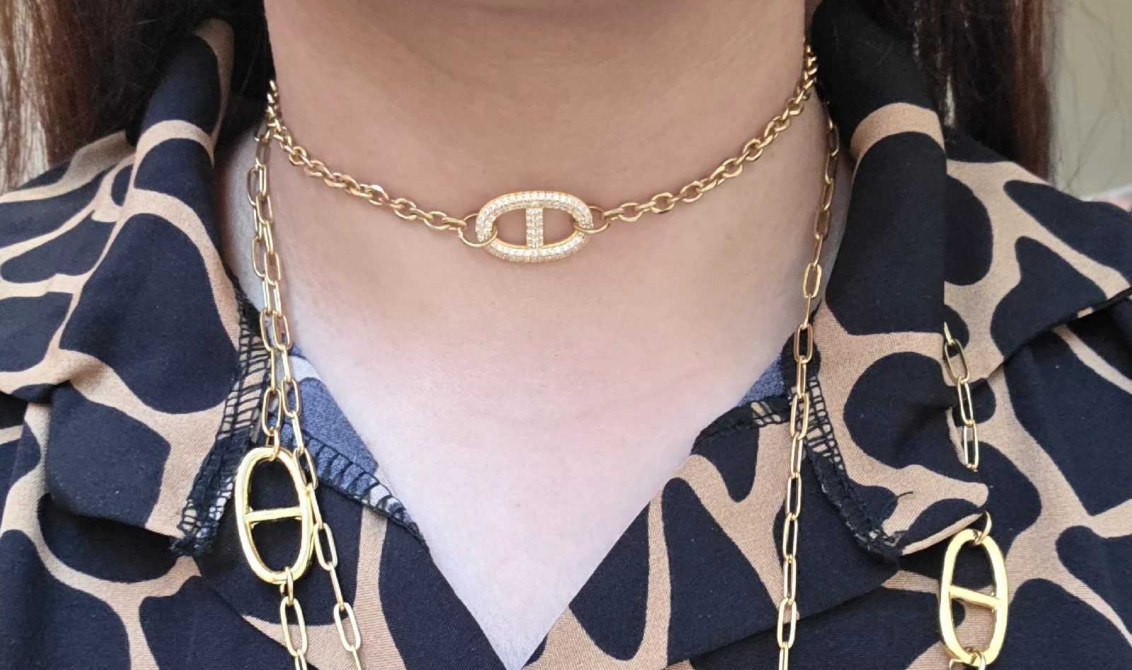 Oval shape choker necklace