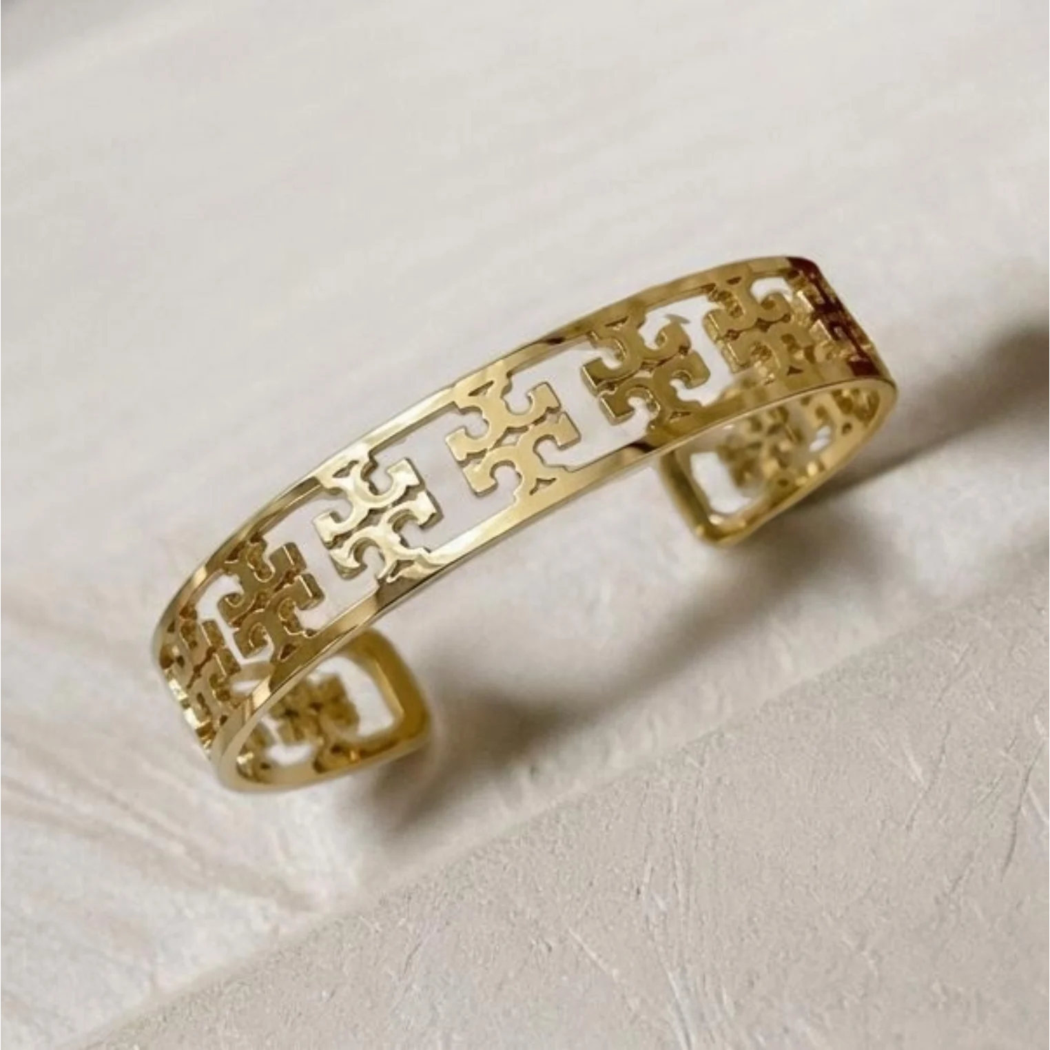 Tory burch cuff bracelet with dust bag