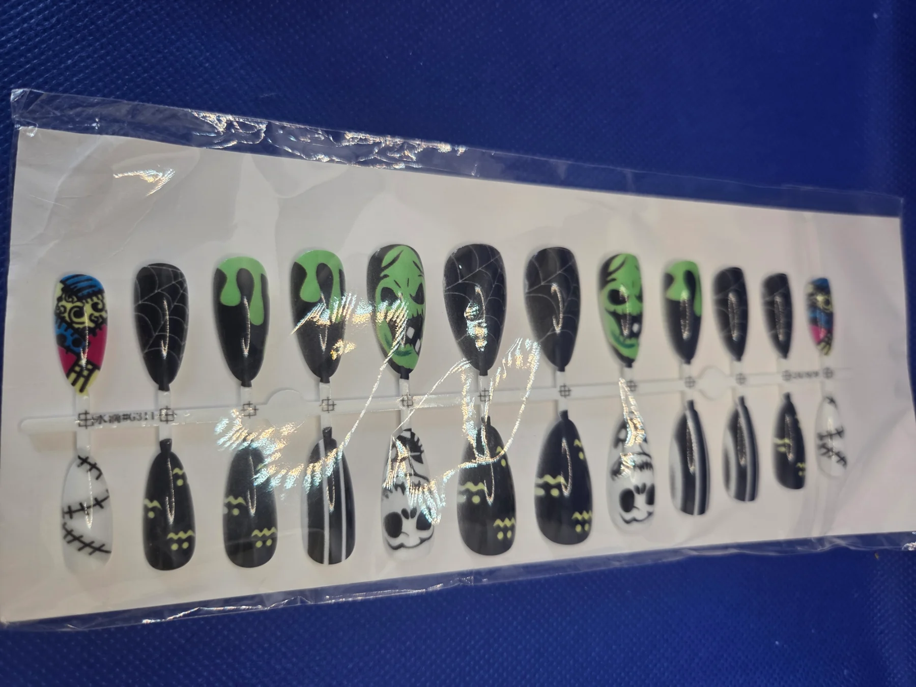 The Nightmare Before Christmas/Halloween Spooky Green Black Skull Press On Nails