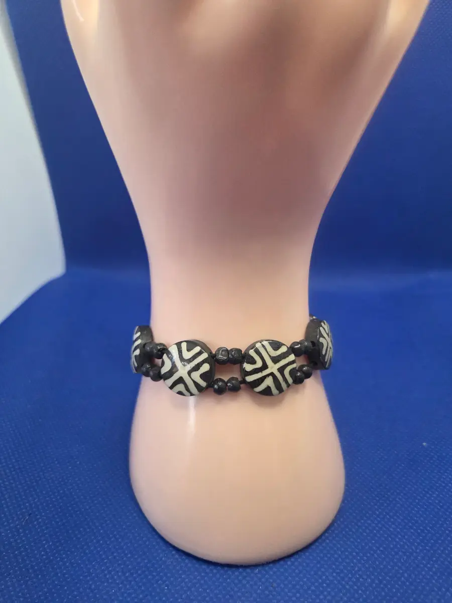 Black And White Tribal Etched Round Bead Bracelet - Hand - Carved Pattern