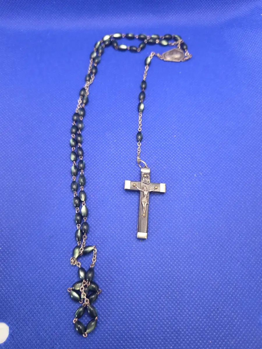 Antique Style Oval Dark Green Bead Rosary Necklace Costume Jewelry