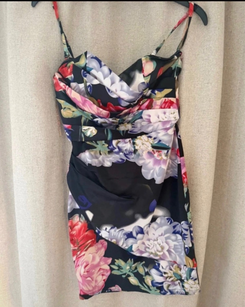 Lipsy floral ruched mini dress sz 6