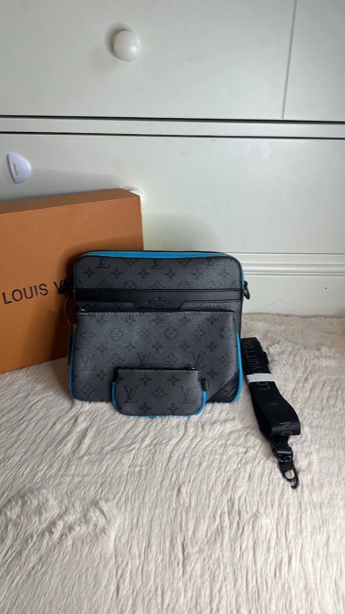 Grey and blue (Lv pouch)