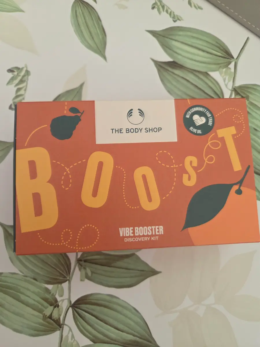 The Body Shop Vibe Booster Discovery Kit (Hand Cream & Essential Oil)