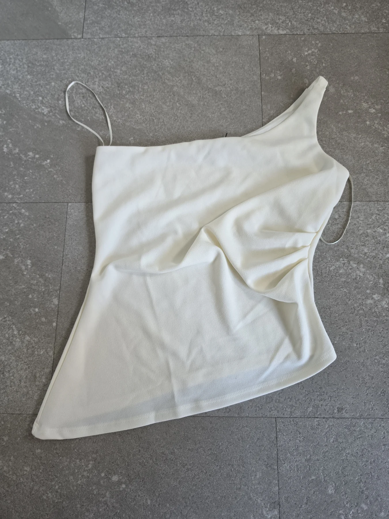 Lovely Cream ruched off the shoulder top Size 8. River Island