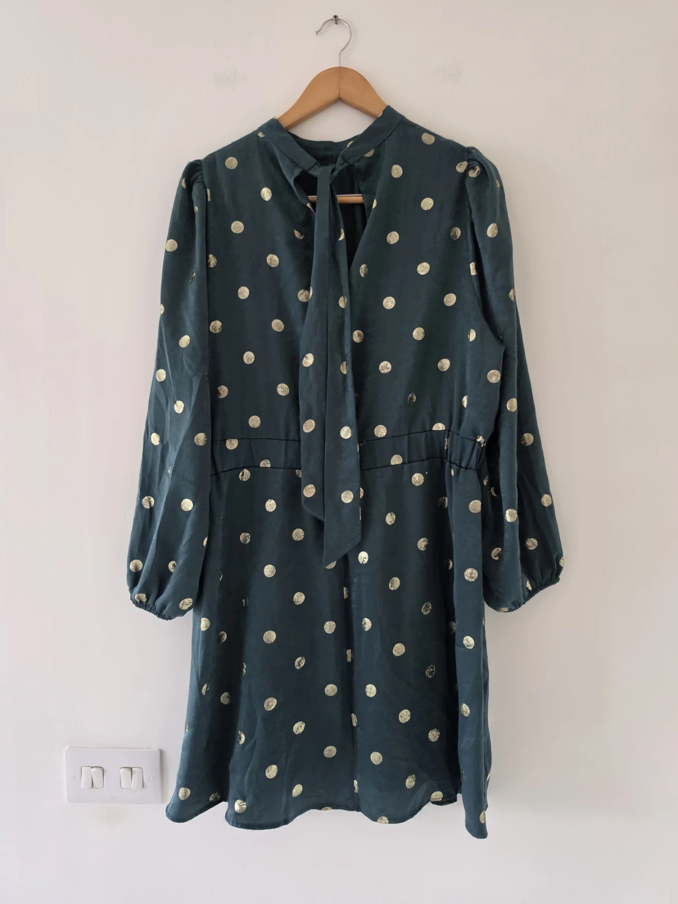 Woman's lovely green ,long sleeve dress size 16.