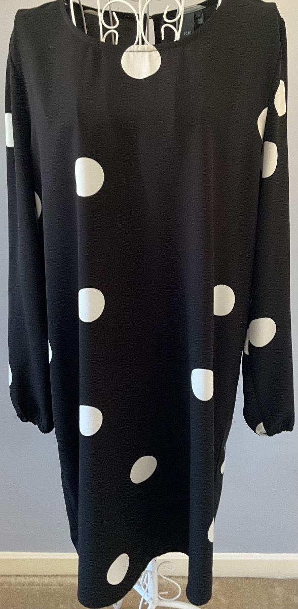 ICHI black-and-white polkadot shift dress size medium in excellent condition