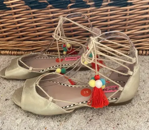 Betsey Johnson Abree Gold Lace-Up Pompom Sandals size 5.5