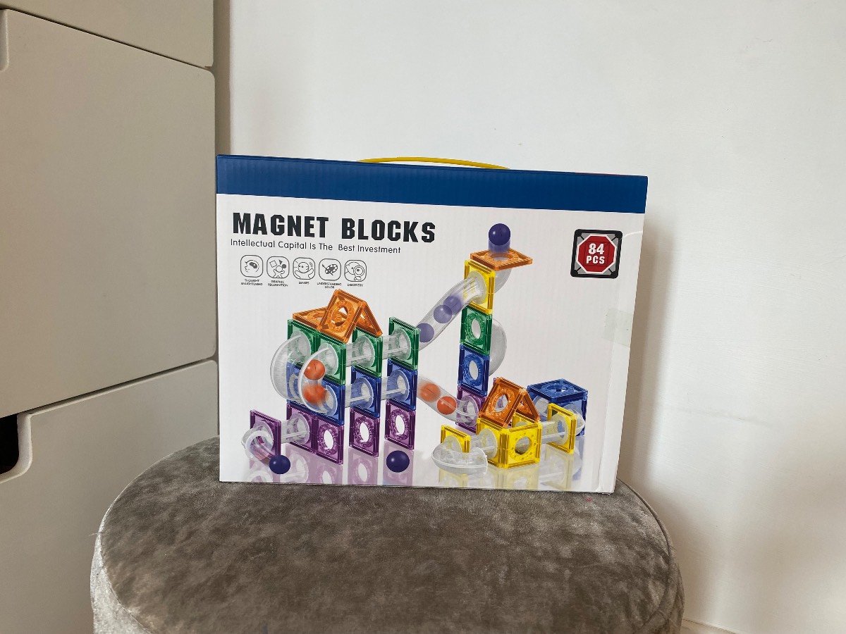 84 pcs STEM Magnetic tiles