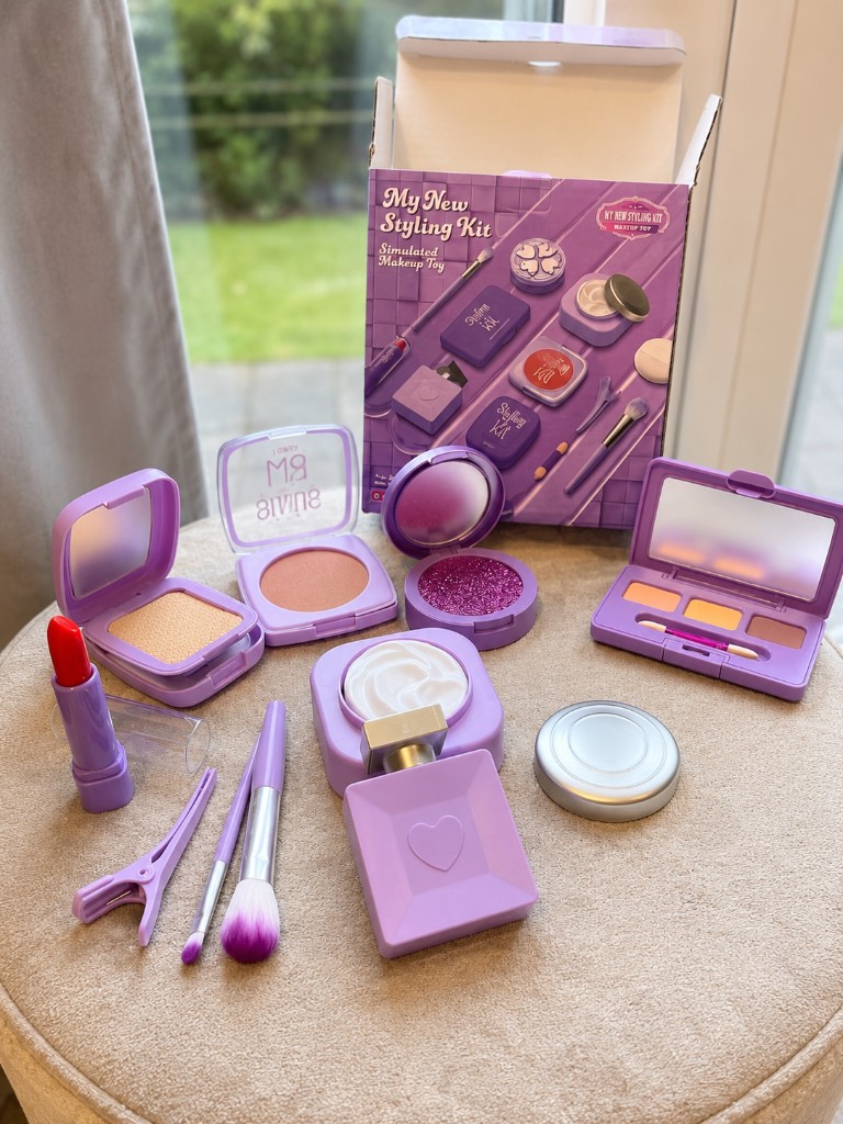 Role play /pretend play make up set toy