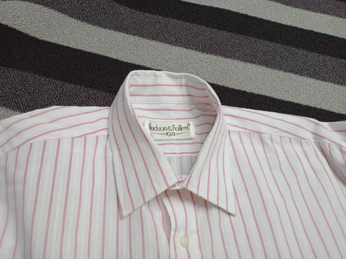 Hudson and follett mens 1980s shirt XL white red stripe long sleeve