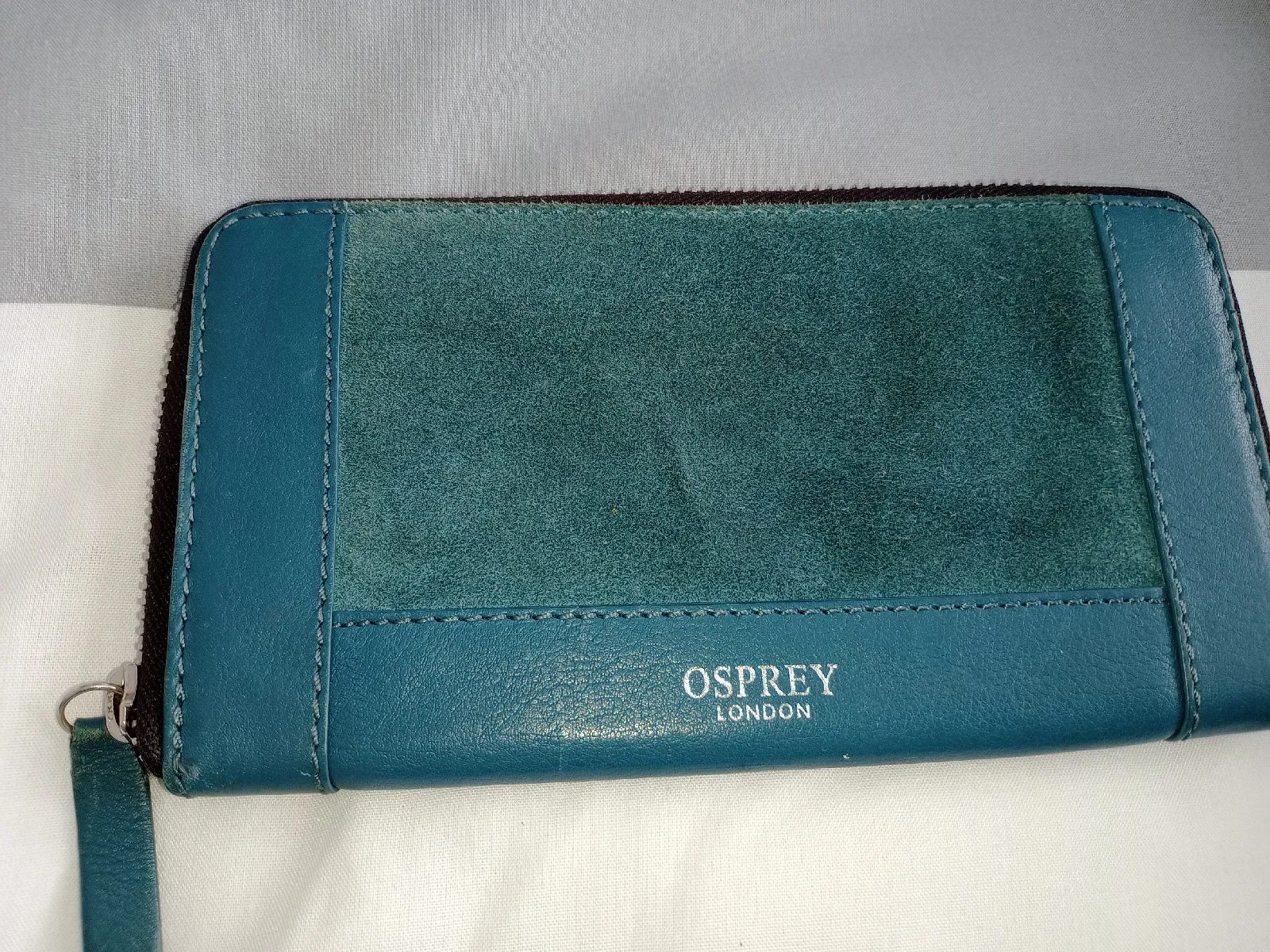 Osprey London ladies blue leather zip closure wallet