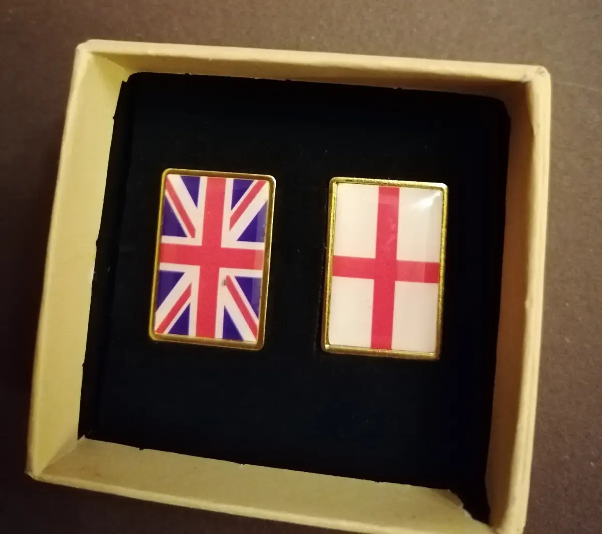 UK & England flag metal pin badges new in gift box and bag