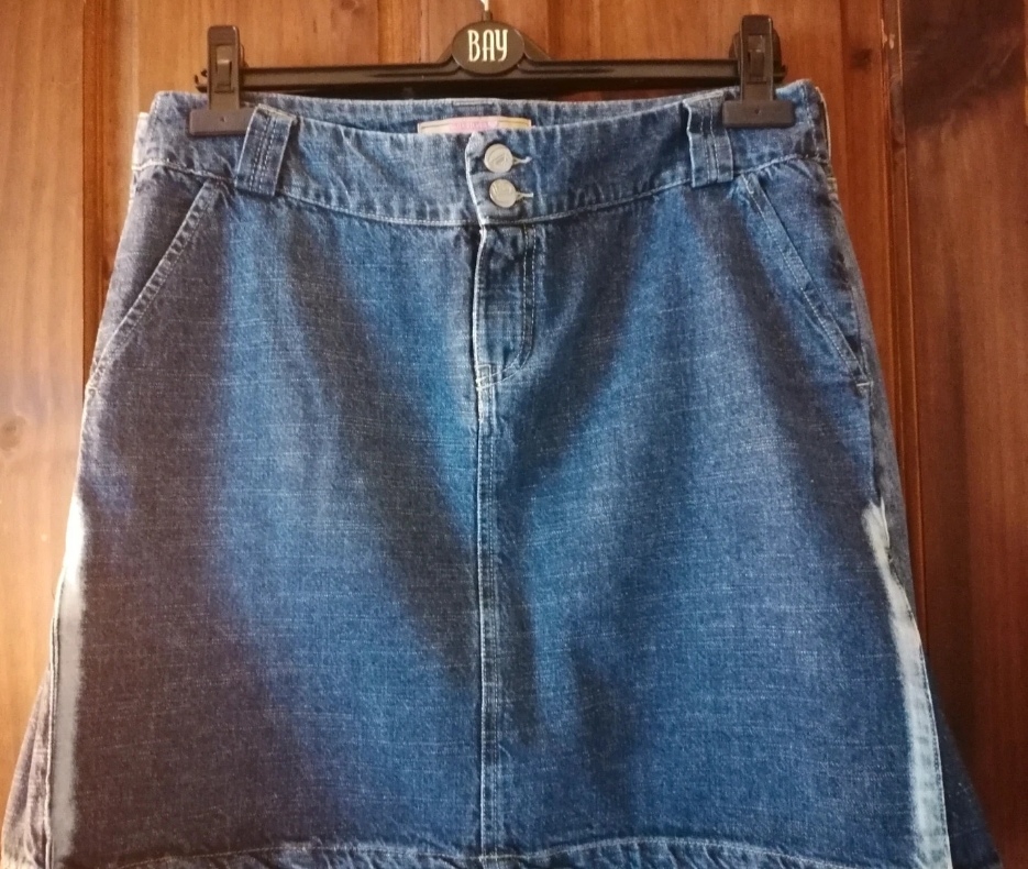 Roxy/Quicksilver denim mini skirt with bleached side kick pleats size 10-12 size 3