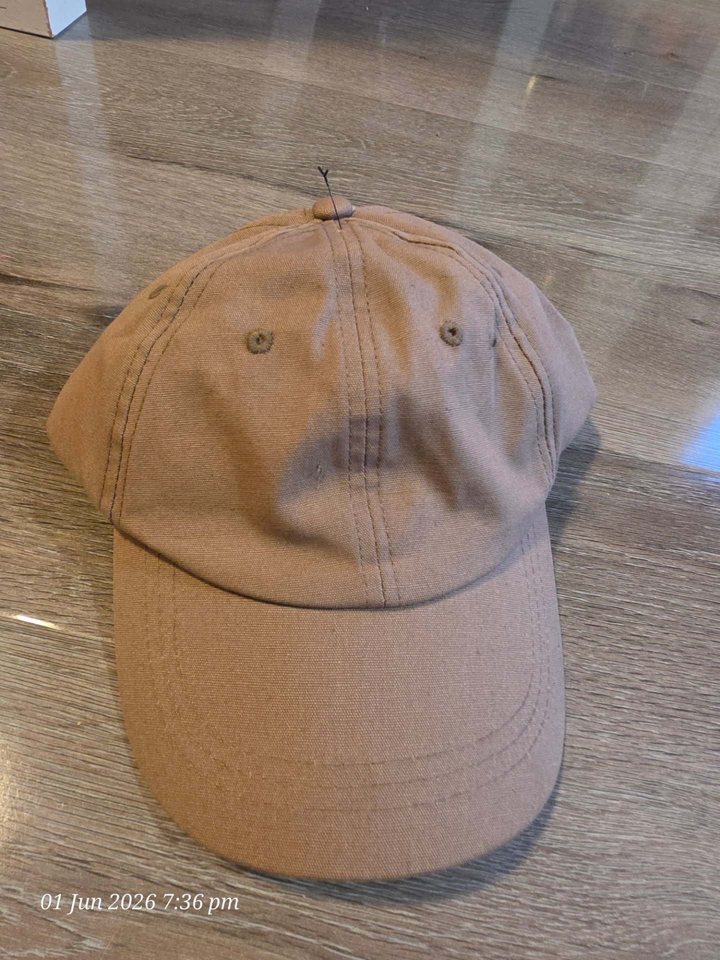 Brown colour hat,one size,brand new without tag